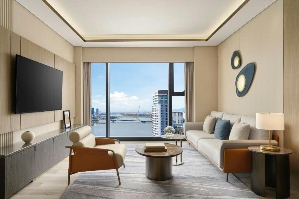 Фото Marriott Executive Apartments Danang Han River 5*