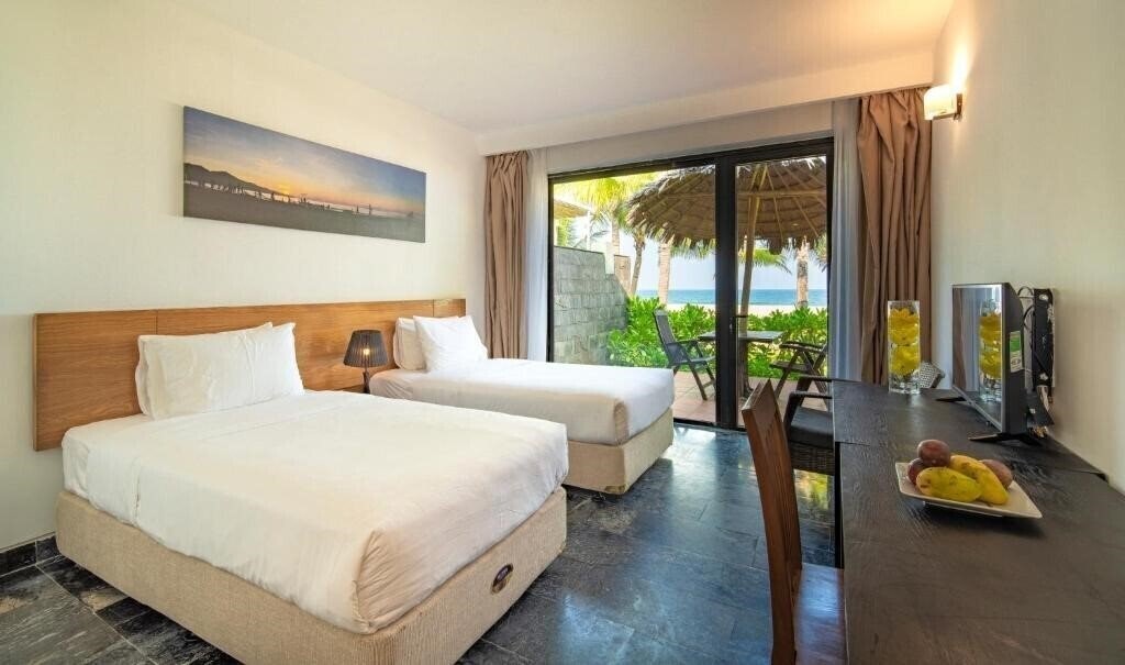Изображение Temple Danang Beach Resort 3*