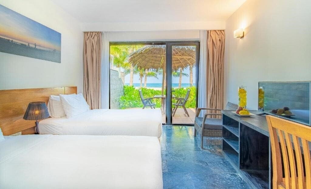 Картинка Temple Danang Beach Resort 3*