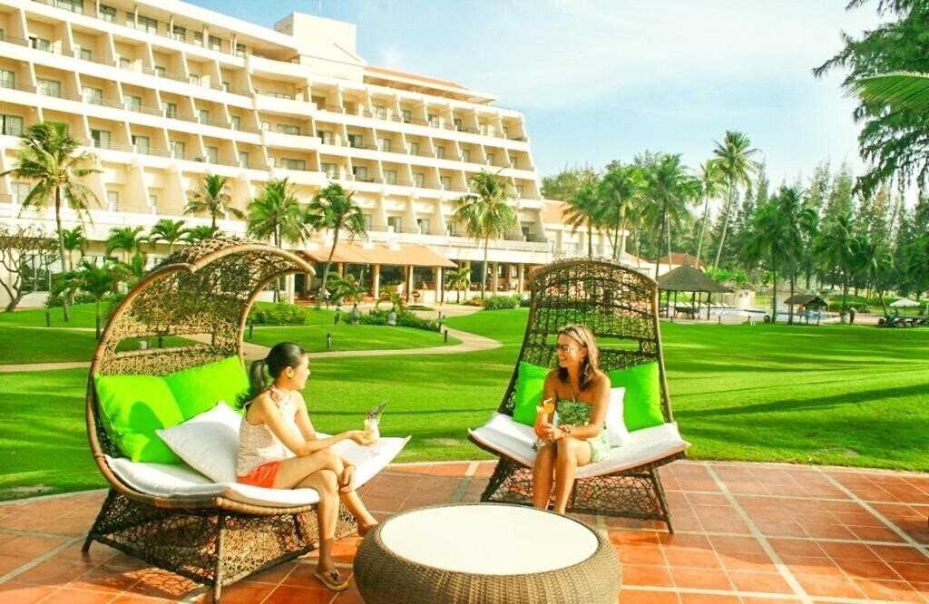 Отель Ocean Dunes Phan Thiet (ex. Duparc Phan, Novotel Coralia) 4*