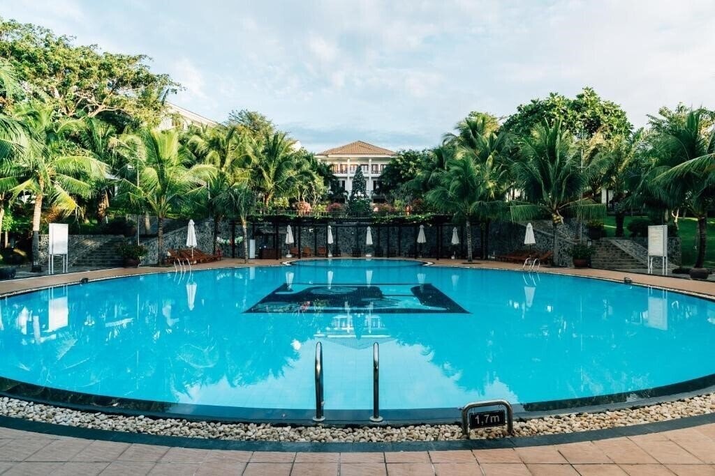 Отель Lotus Muine Beach Resort & SPA 4*