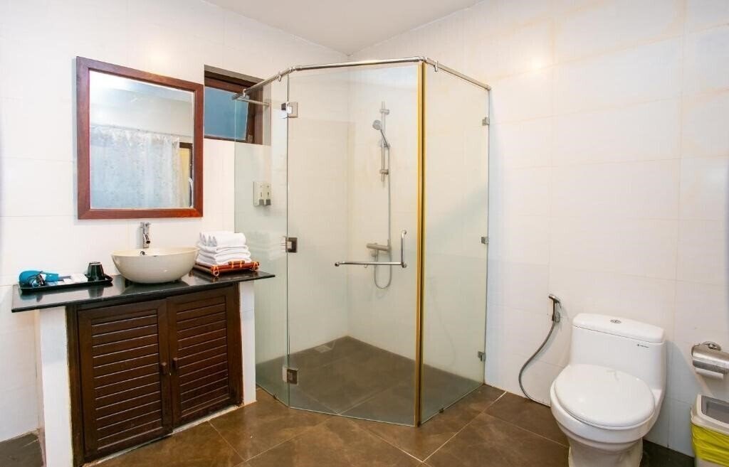 Готель Rock Water Bay 3*