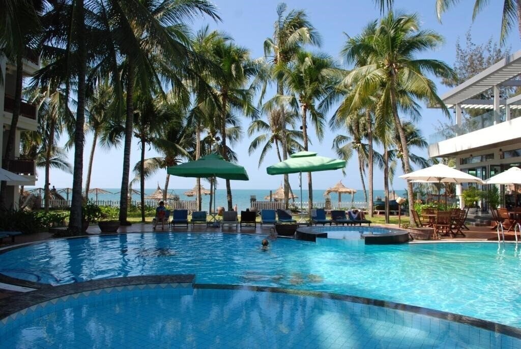 Готель Canary Beach Resort 3*