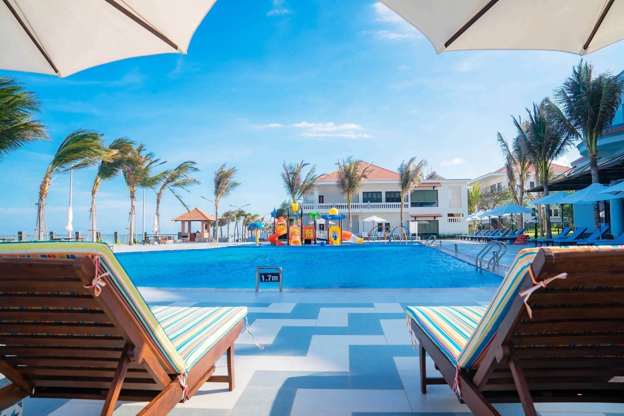 Готель Blooming Lotus Resort 4*