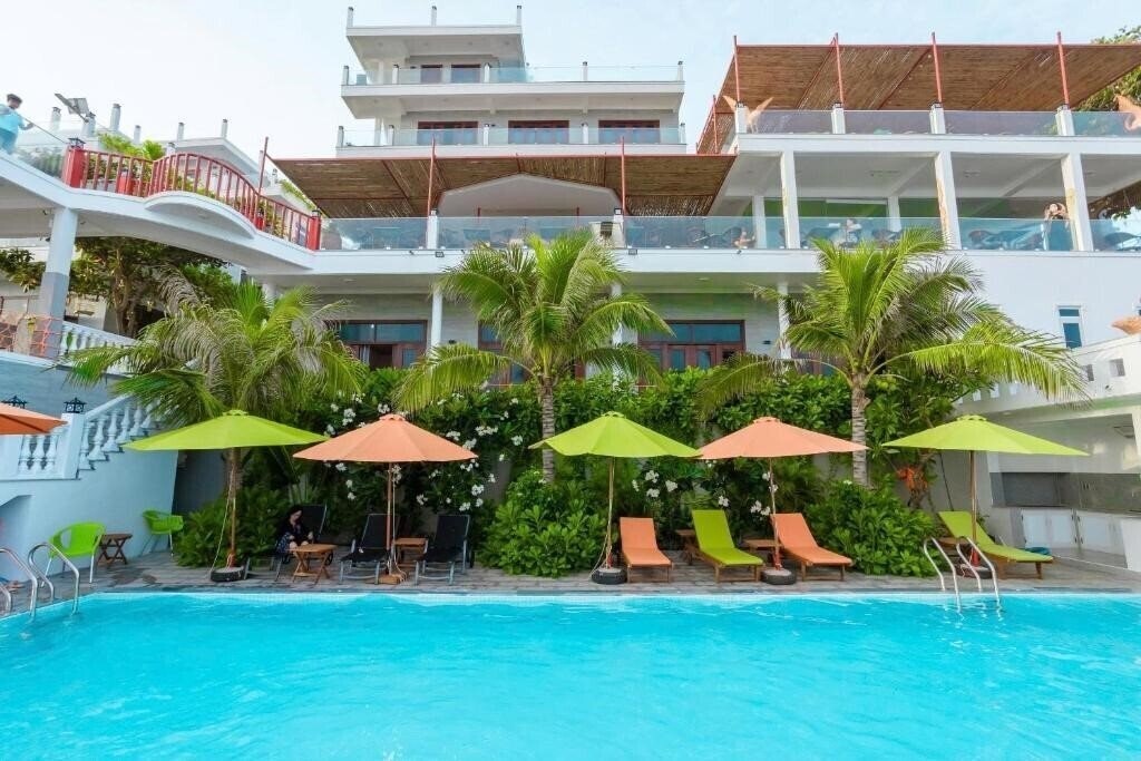 Готель Bay View Resort & Villas 3*