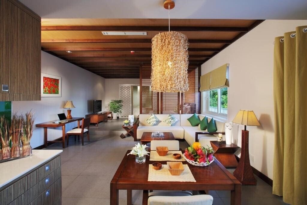 Фото The Cliff Resort & Residences 4*