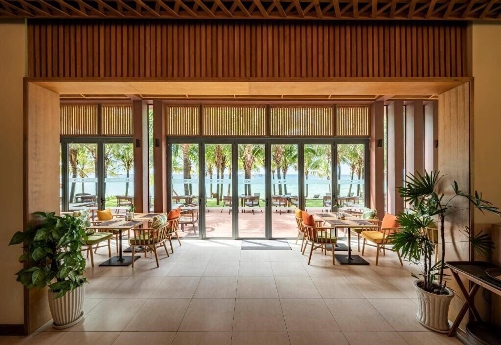 Фотографія Dusit Princess Moonrise Beach Resort 5*
