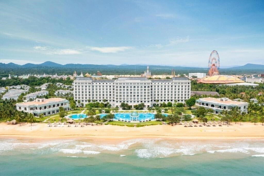 Готель Sheraton Phu Quoc Long Beach Resort 5*