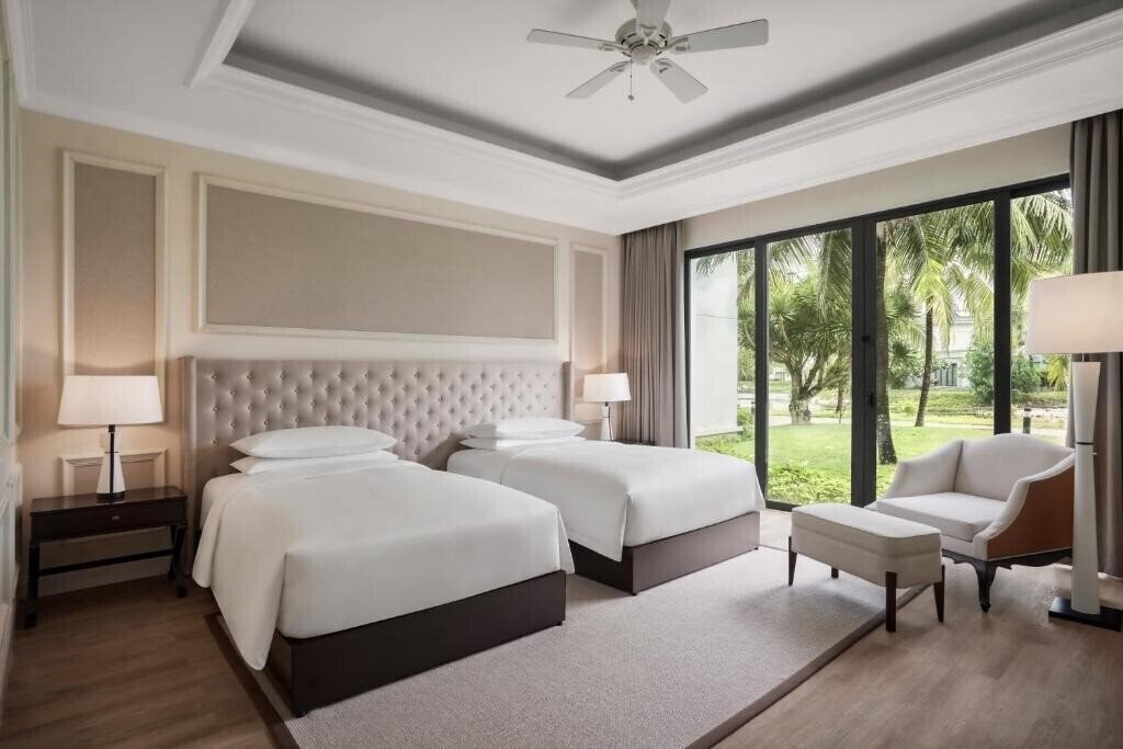 Фотографія Sheraton Phu Quoc Long Beach Resort 5*
