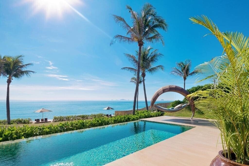 Отель Fusion Resort Cam Ranh 5*