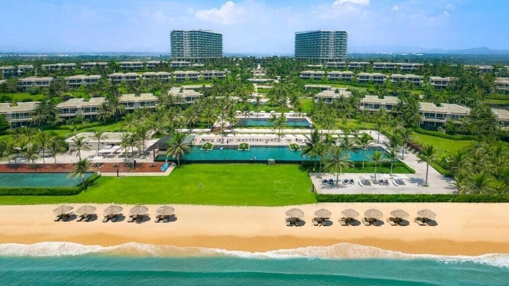 Готель Alma Resort Cam Ranh 5*
