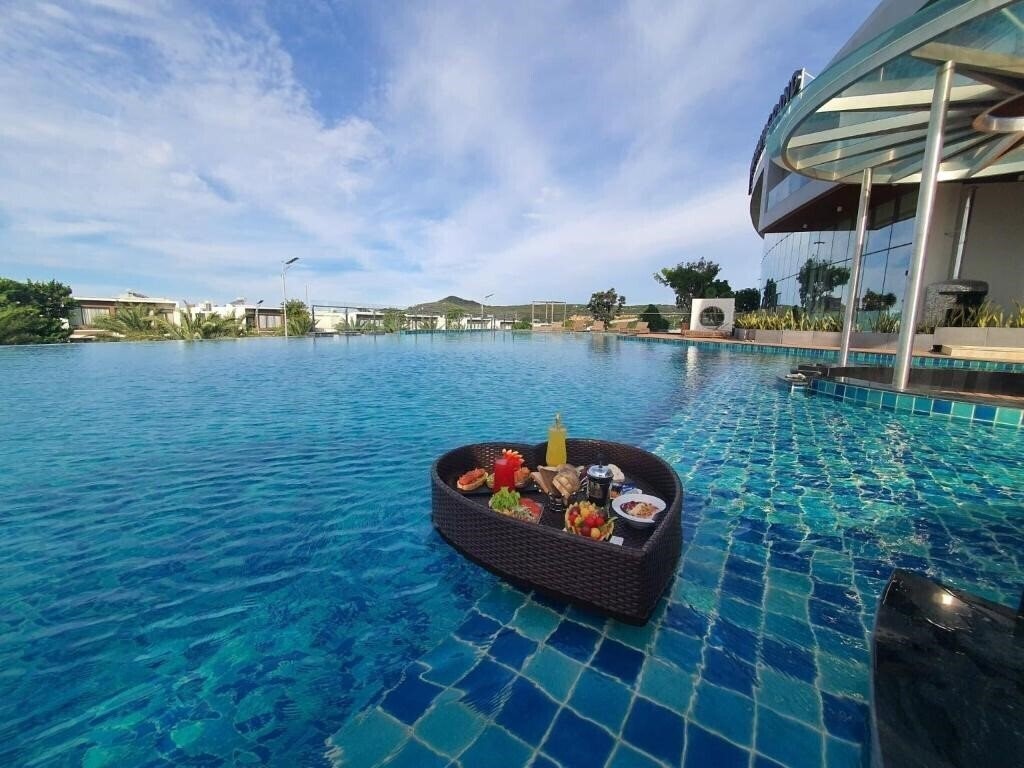 Фотографія Wyndham Grand KN Paradise Cam Ranh 5*