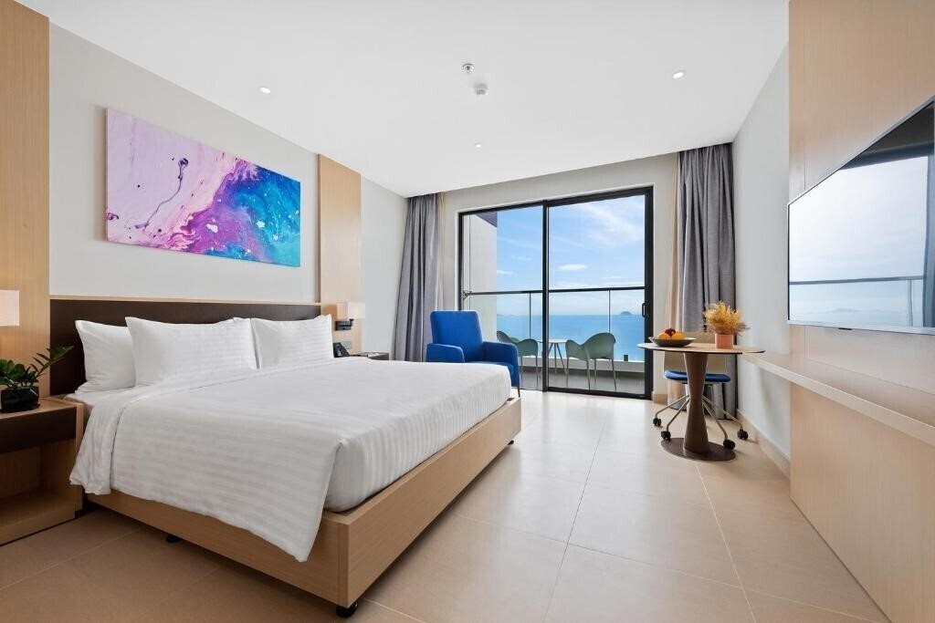 Картинка The Empyrean Cam Ranh Beach Resort 5*