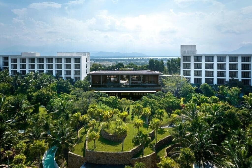 Фотографія Jw Marriott Cam Ranh Bay Resort & SPA 5*
