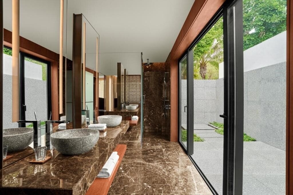 Фотографія JW Marriott Cam Ranh Bay Resort & SPA 5*