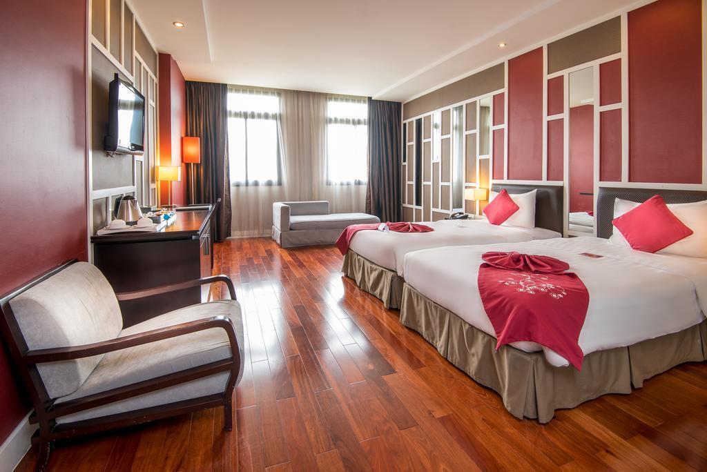 Отель Royal Lotus 4*