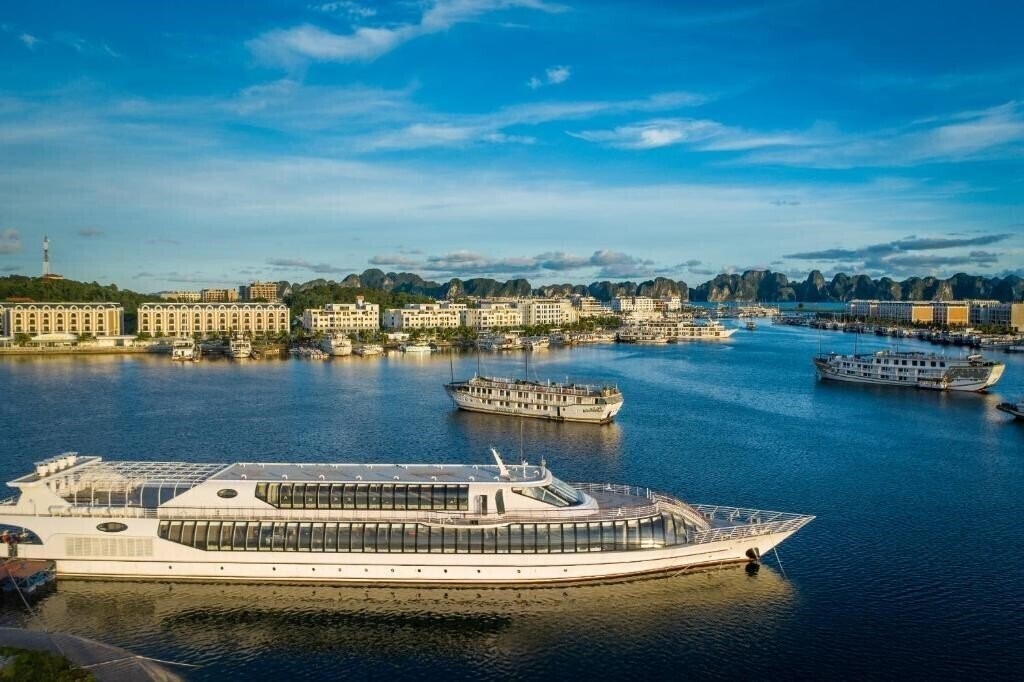 Фото Paradise Suites Hotel 4*