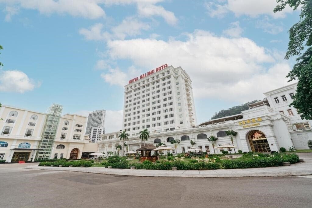 Готель Royal Halong Hotel 5*