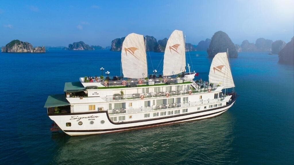 Готель Signature Halong Cruise 5*