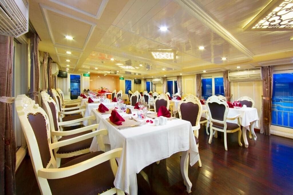 Фотографія Signature Halong Cruise 5*