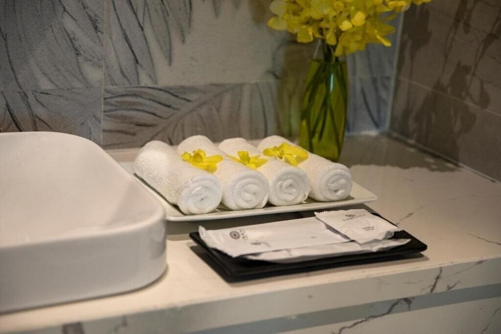 Картинка Ha Long Essence Hotel 3*