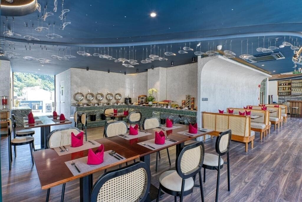 Зображення The Almin Hotel Halong 4*
