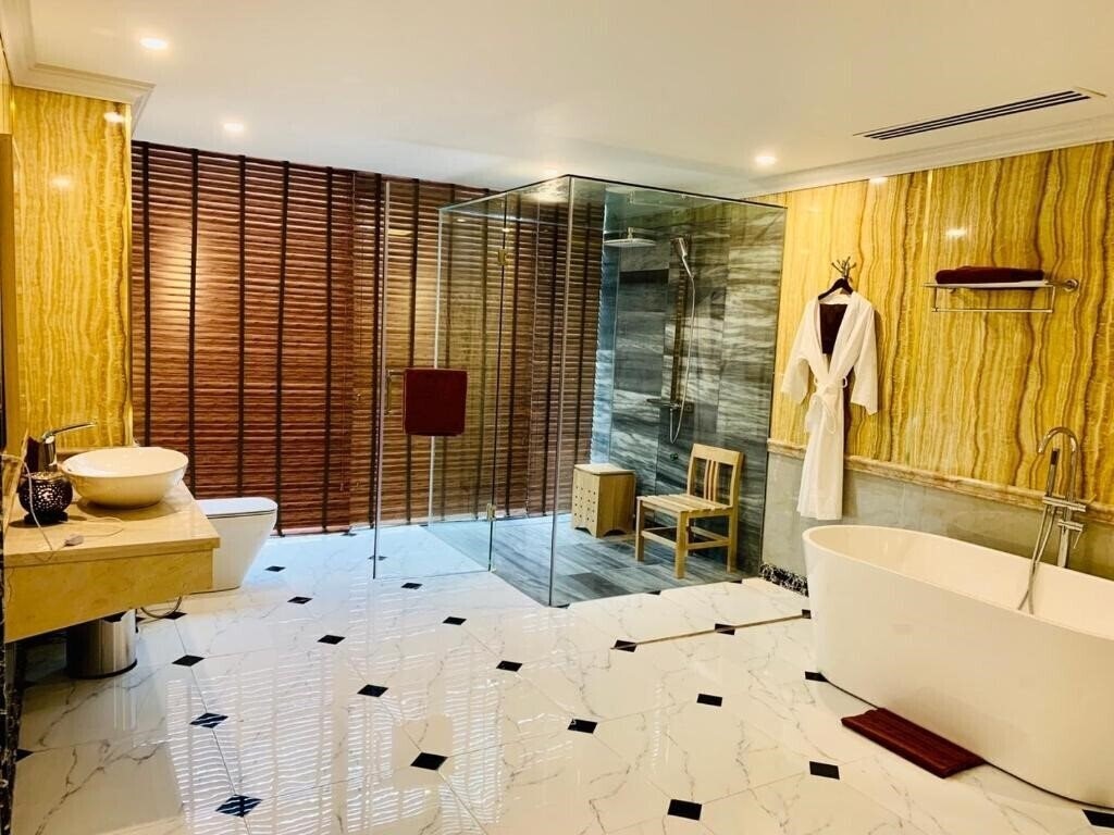 Готель Central Luxury Ha Long Hotel 4*