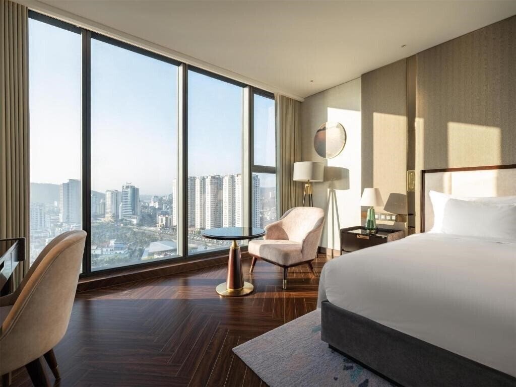 Фото Radisson Blu Hotel Ha Long Bay 5*