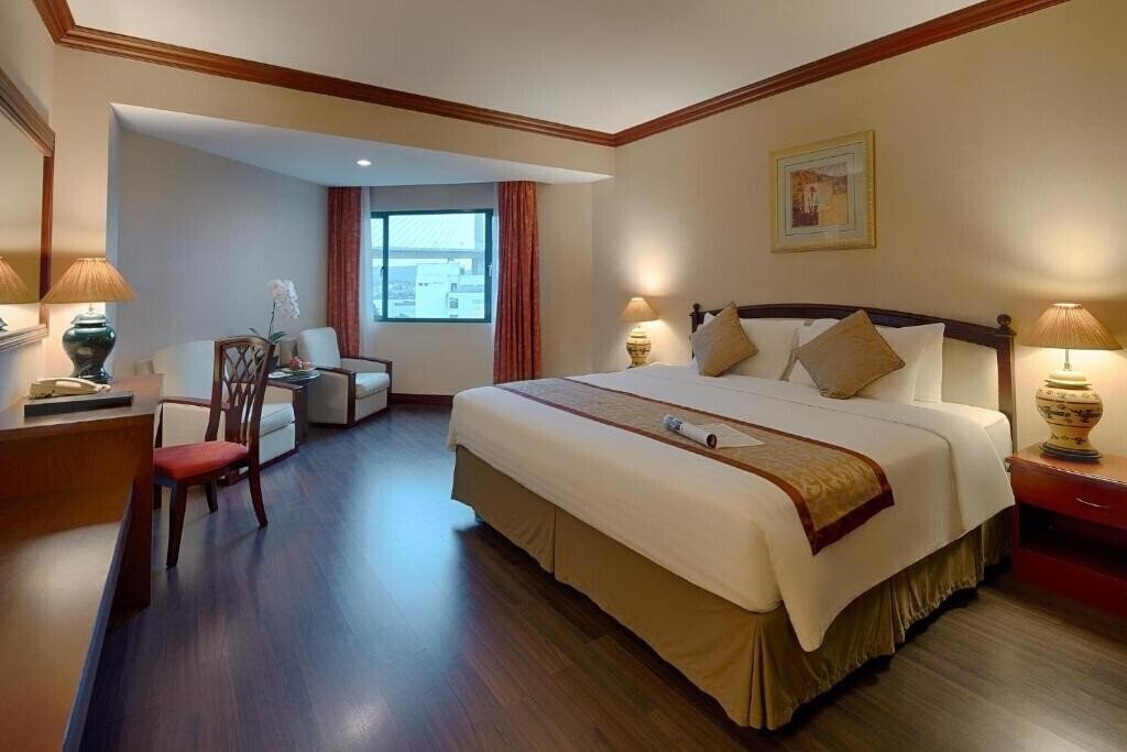Готель Halong Plaza 4*