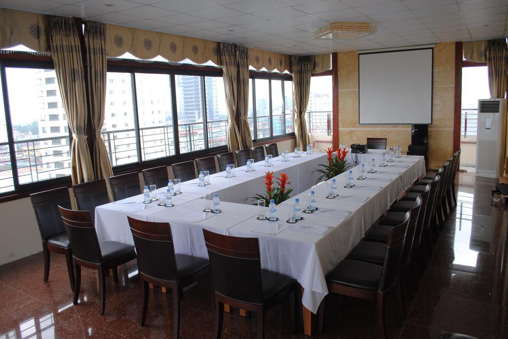 Фото Royal Gate 3*