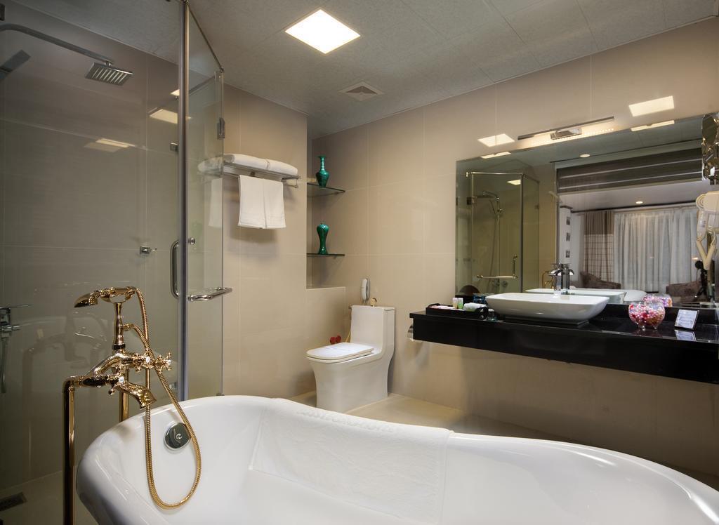 Фото Boss Legend Hotel 4*