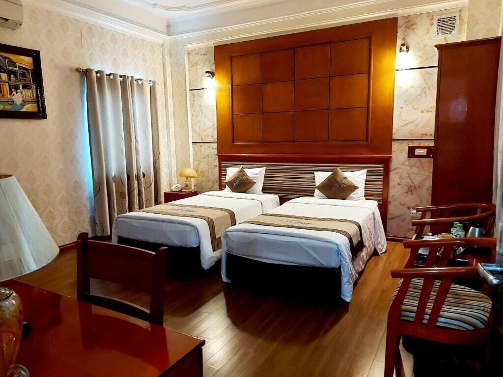 Готель Khach San Moon View 3*