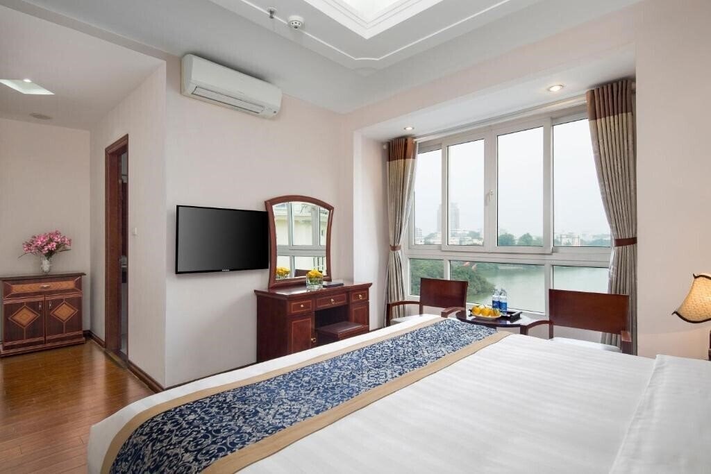 Картинка Golden Lake 3*
