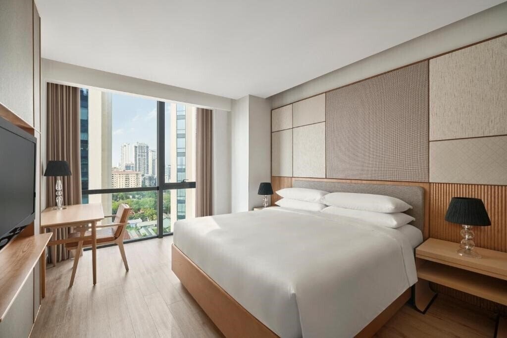 Картинка Crowne Plaza West Hanoi 5*