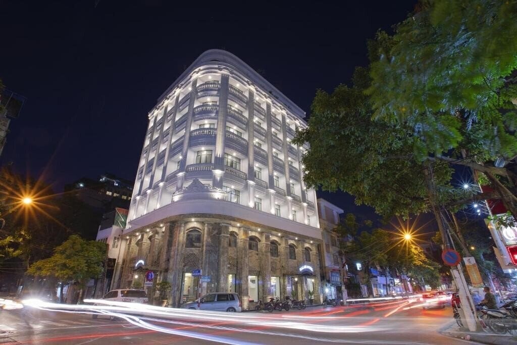 Готель Halais Hotel 4*