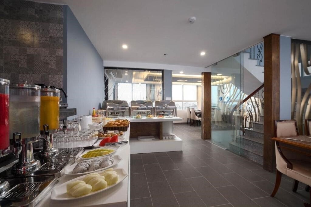 Готель Bonsella Hotel 3*