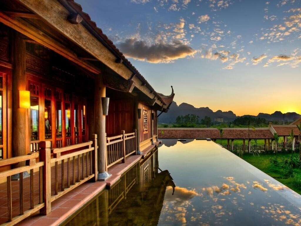 Отель Emeralda Resort 4*