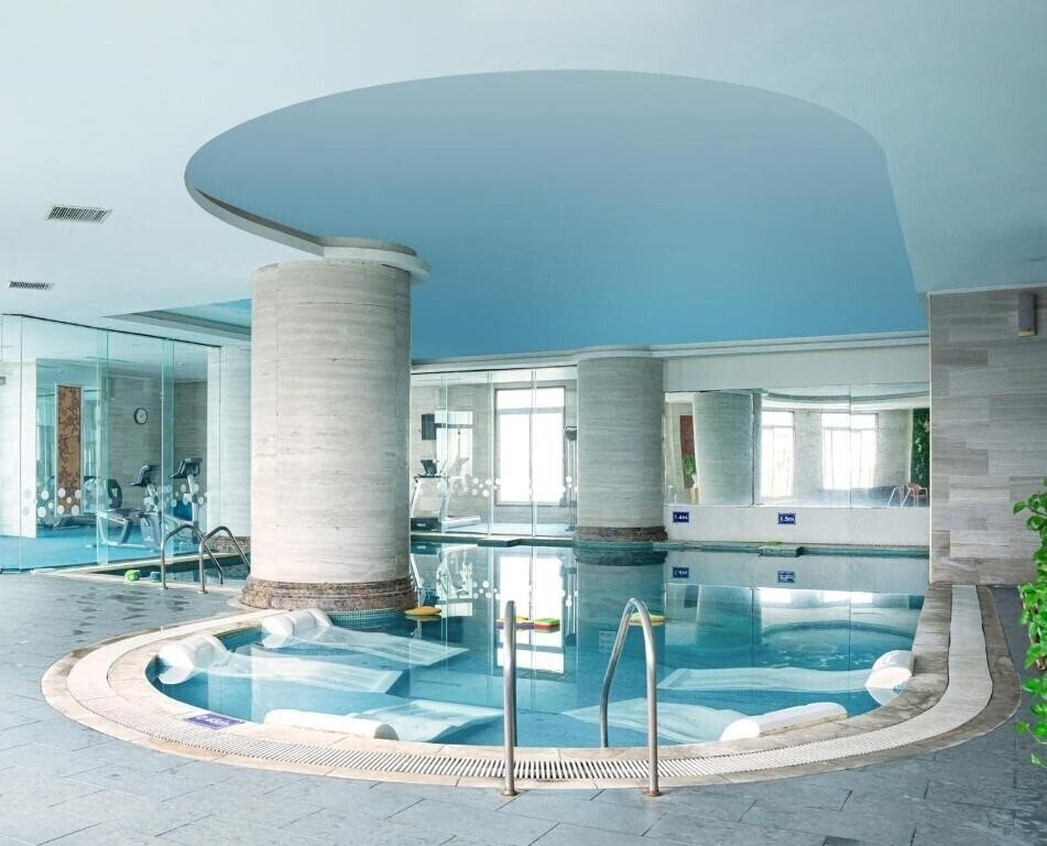 Отель Super Hotel Candle 4*