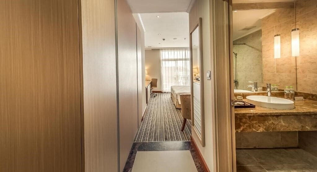 Фото Super Hotel Candle 4*