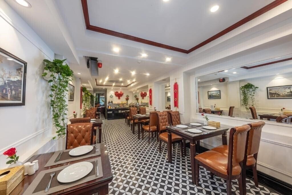 Фото Viet Hotel (ex. Golden Lotus Legend Hotel, Hanoi Paradise Hotel & Travel) 4*