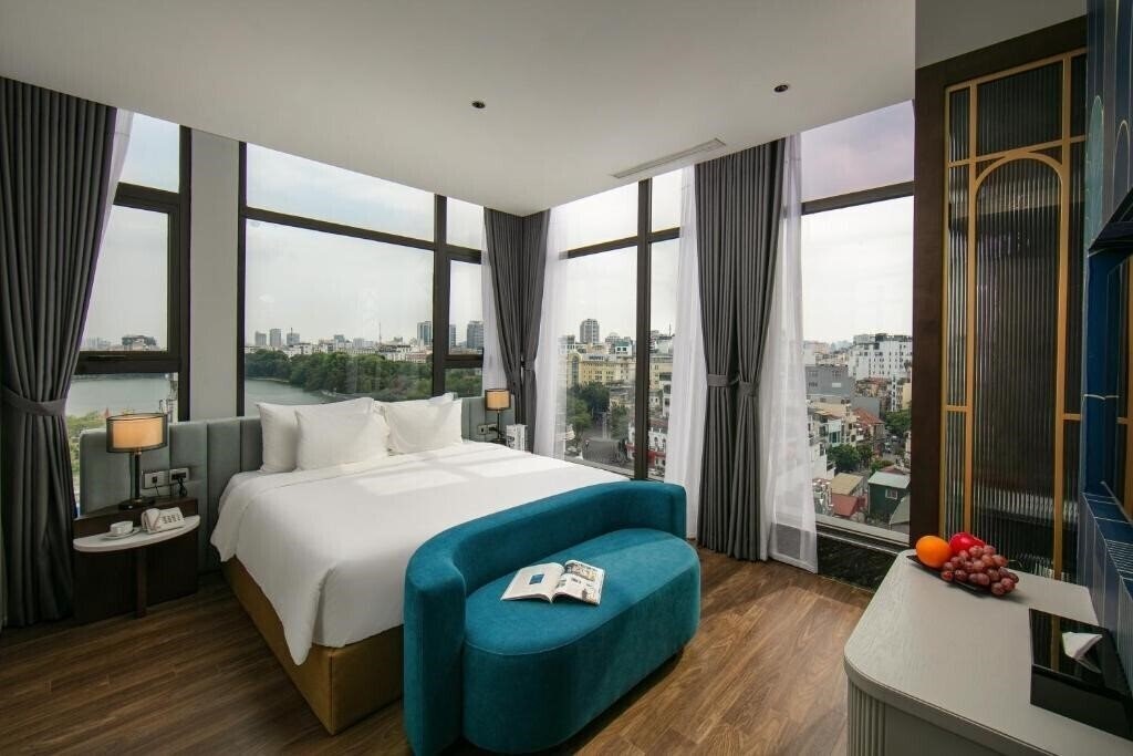 Фотографія May De Ville Lakeside Hotel & SPA 5*
