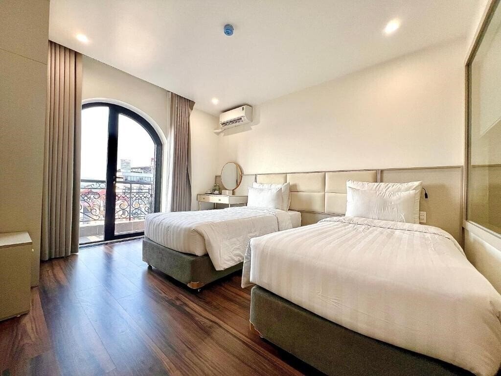 Фото Grand Dragon Hotel 4*