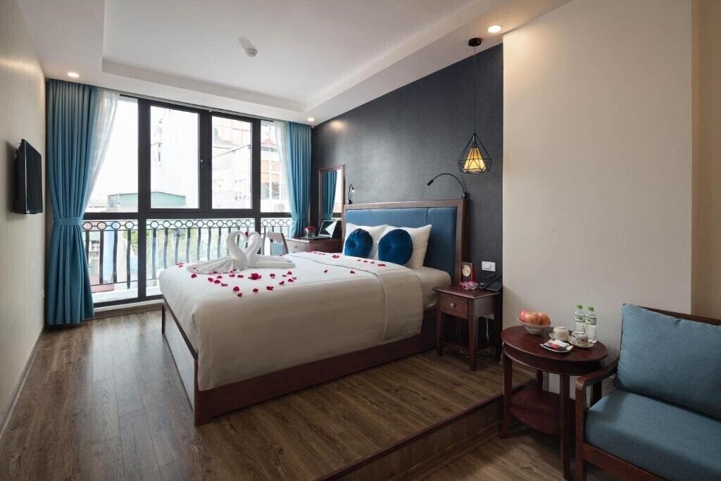 Готель Holiday Emerald Hotel 3*