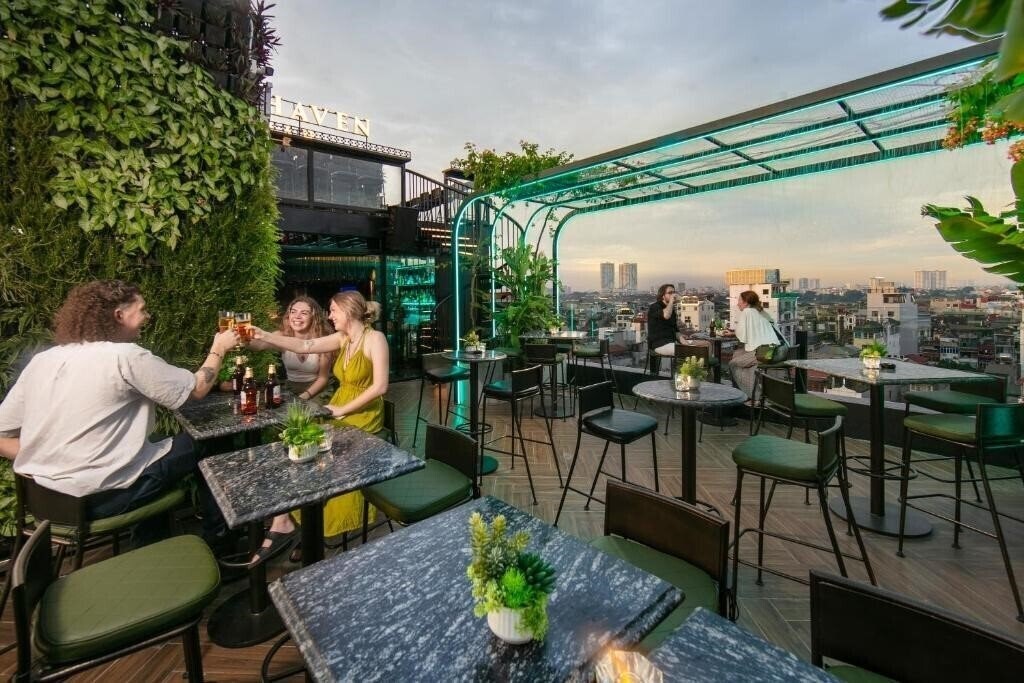 Фото May De Ville Crown Hotel & SPA 5*