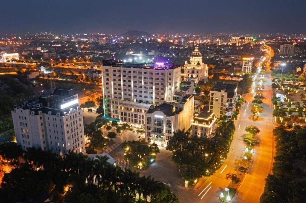 Отель Ninh Binh Legend Hotel 4*