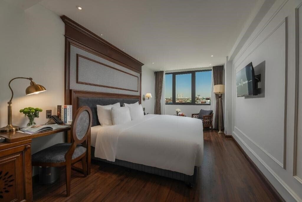 Готель The Q Boutique Hotel 4*