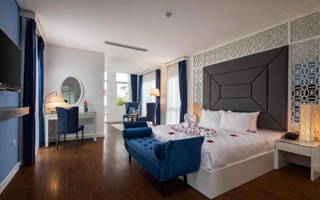 Фото Victor Metropolis Hotel & Rooftop Bar 5*