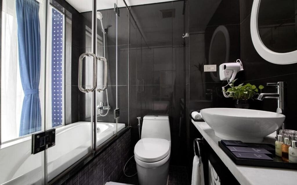 Зображення Victor Metropolis Hotel & Rooftop Bar 5*