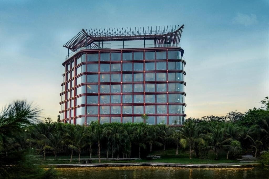 Отель Dusit Le Palais Tu Hoa Hanoi 4*