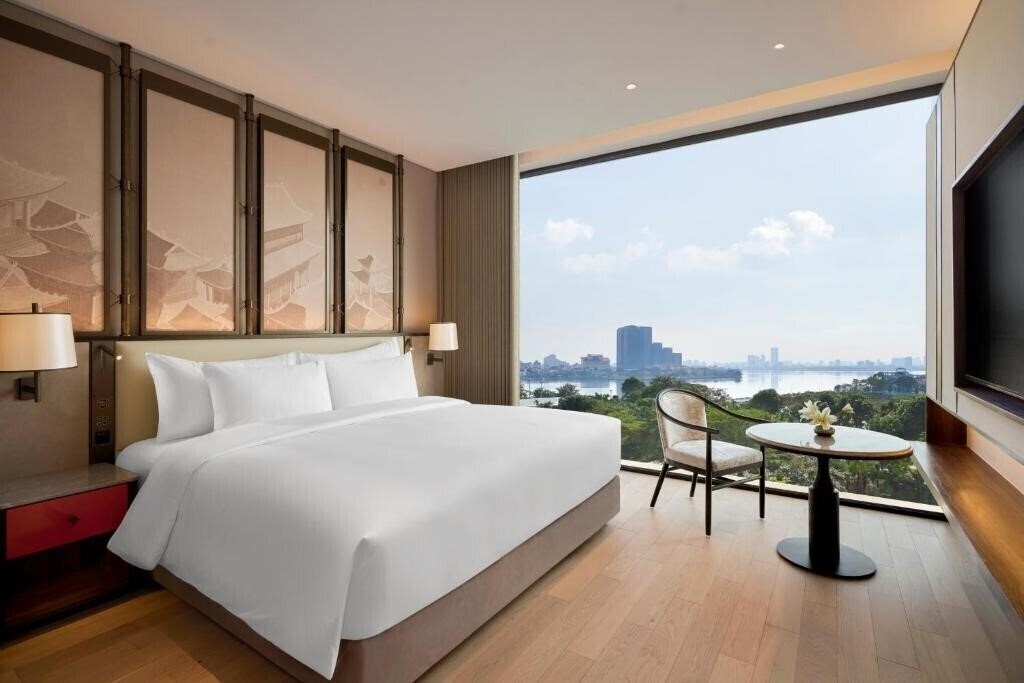 Фото Dusit Le Palais Tu Hoa Hanoi 4*